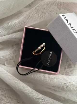 Anillo Pandora Curvo y Perlas