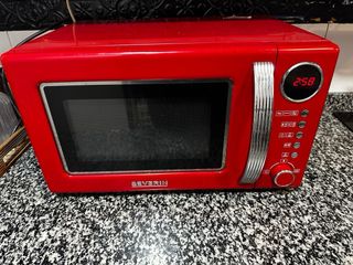 Microondas Severin Rojo