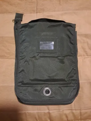 Neceser de supervivencia verde oliva