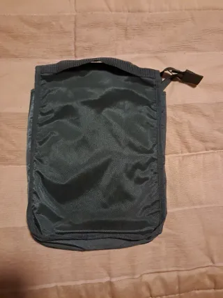 Neceser de supervivencia verde oliva