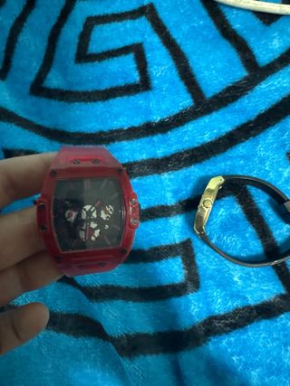 Reloj Guess Dorado y Negro