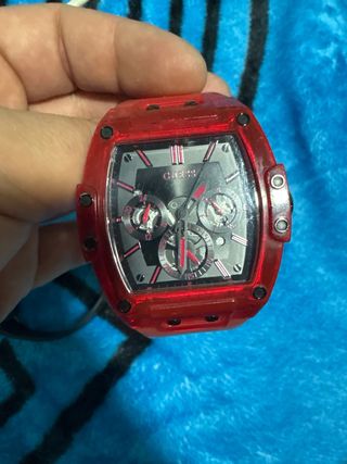 Reloj Guess Dorado y Negro