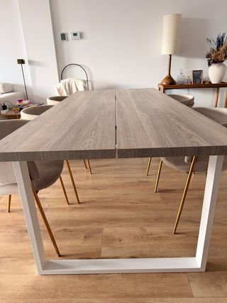 Mesa y Sillas Comedor