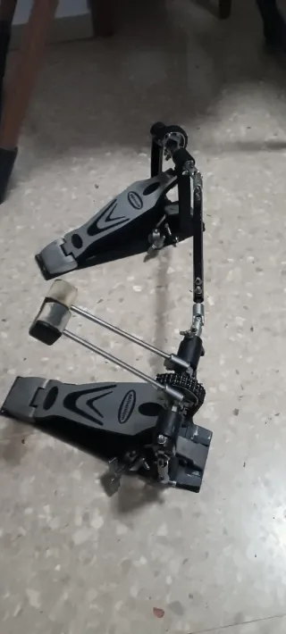 Pedal doble bombo Millenium