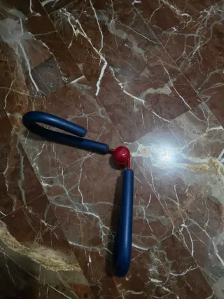 Aparato de gimnasia para piernas y pecho