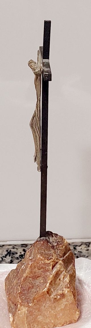 Crucifijo Vintage Años60.Alpaca y base de cuarcita