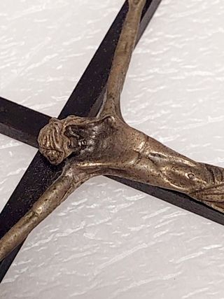 Crucifijo Vintage Años60.Alpaca y base de cuarcita