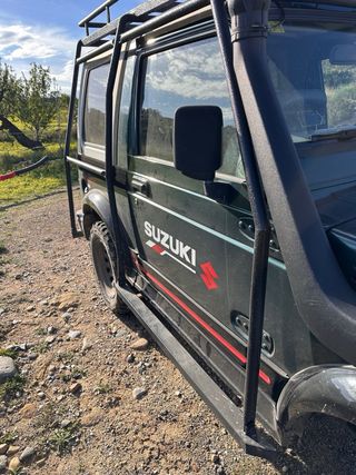 Baca Suzuki Samurai / Santana a medida