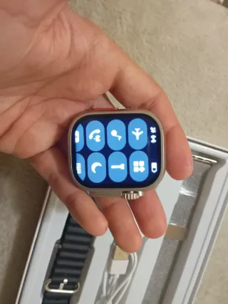 Reloj Inteligente Dorado y Plateado