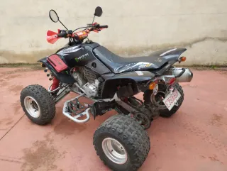 Quad Honda Negro/Rojo Off-Road