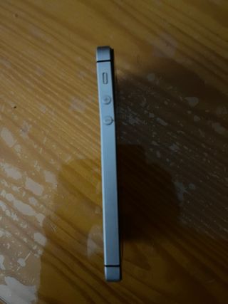 iPhone SE Negro/Plateado