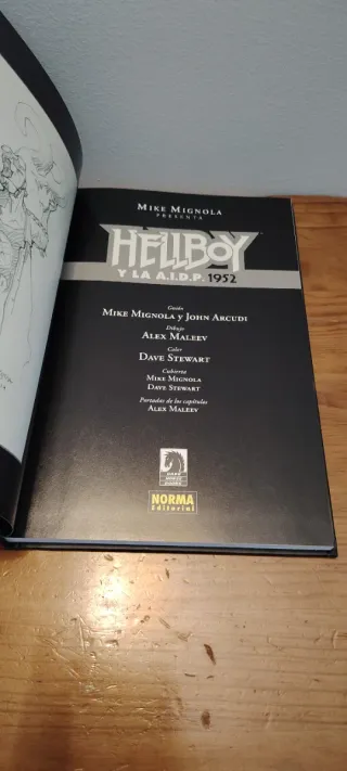 Hellboy y la A.I.D.P 1952