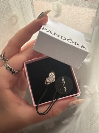 Anillo Pandora Corazón Brillante