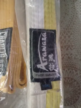 Cinture per arti marziali di vari colori