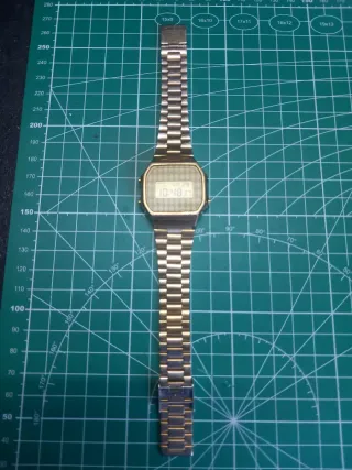 Casio A168. Original. Vintage. Dorado. Oro.