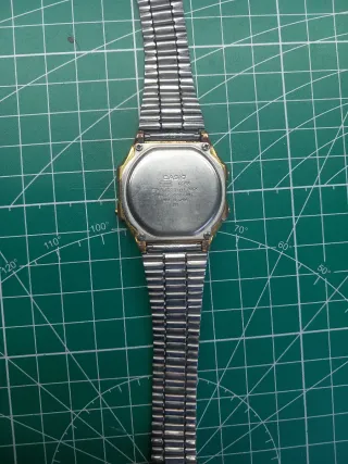 Casio A168. Original. Vintage. Dorado. Oro.