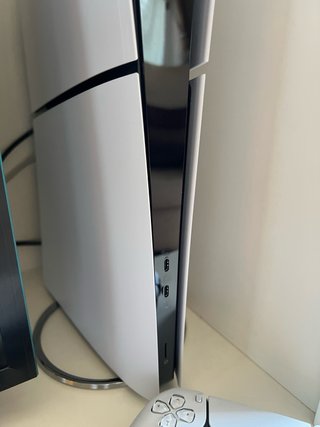PlayStation 5 Digital Edition, 2 Mandos, Soporte.