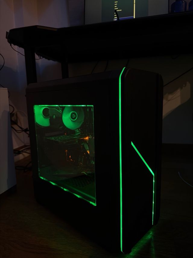 Torre PC Gaming ASUS Negra Torre Con luces led