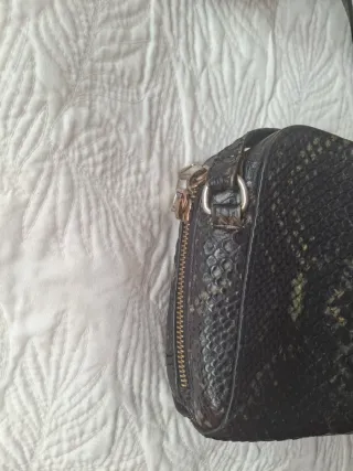 Bolso Uterqüe Piel Serpiente Negro