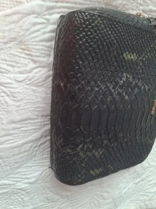 Bolso Uterqüe Piel Serpiente Negro