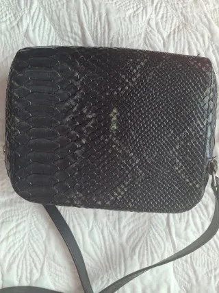 Bolso Uterqüe Piel Serpiente Negro