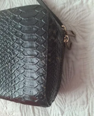 Bolso Uterqüe Piel Serpiente Negro