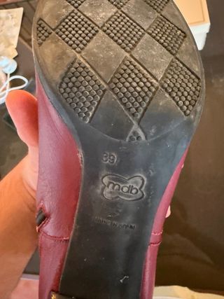 Botas rojas de ante y piel