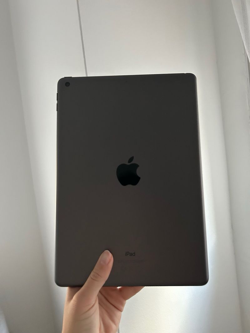 iPad 7ª Gen 128GB Gris Espacial afbeelding 3