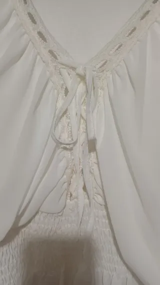 Camicia bianca con fiocco