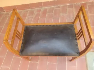 Silla Auxiliar Estilo Modernista