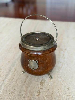 Antiguo galletero inglés de madera