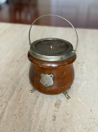 Antiguo galletero inglés de madera