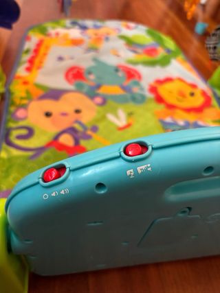 Parque infantil Fisher Price con piano