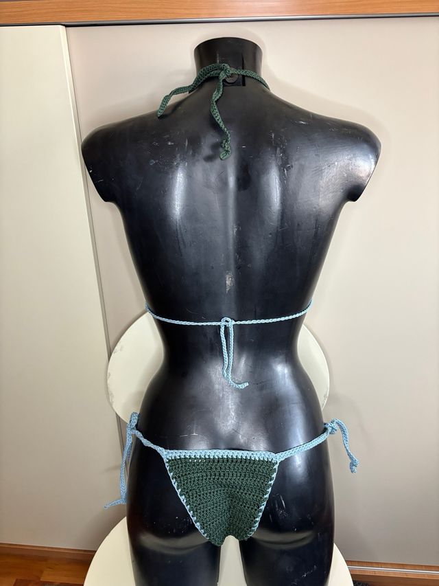 Bikini uncinetto azzurro e verde