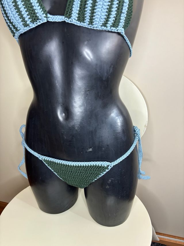 Bikini uncinetto azzurro e verde