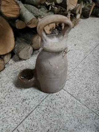 Bebedero antiguo gallinas cerámica