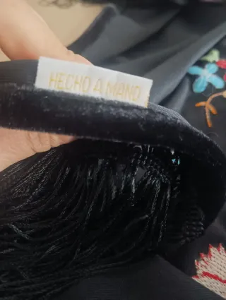 Mantón de terciopelo NEGRO bordado