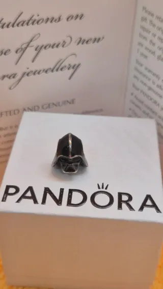 Charm Darth Vader Pandora Plata y Lacado