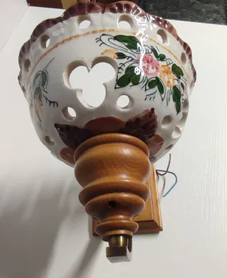 Aplique cerámica, madera y metal