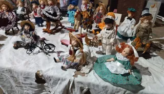 Collezione 25 Bambole in Ceramica + Giocattoli