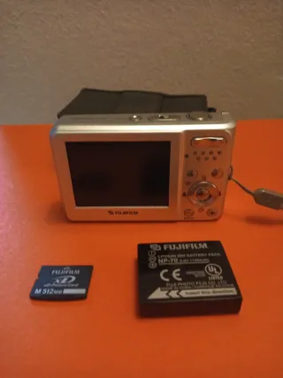 Cámara Fujifilm Finepix F20 + Batería + Tarjeta