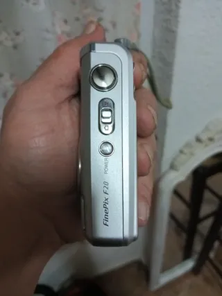 Cámara Fujifilm Finepix F20 + Batería + Tarjeta