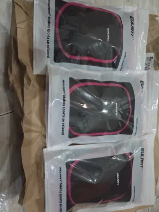 Ginocchiere donna nere con bordo rosa