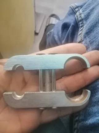 Cartellatrice per tubi