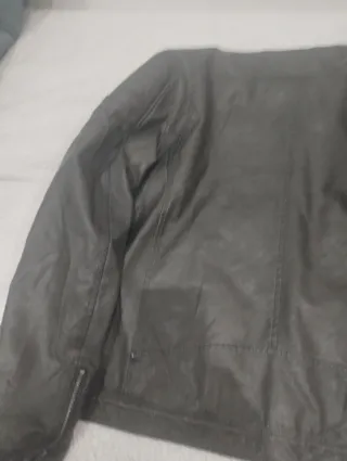 Cazadora piel gris XXL nueva sin etiquetas