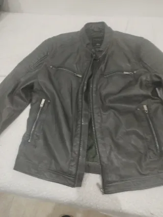 Cazadora piel gris XXL nueva sin etiquetas