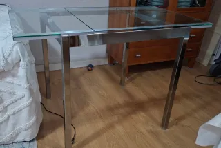 Mesa extensible metal y cristal