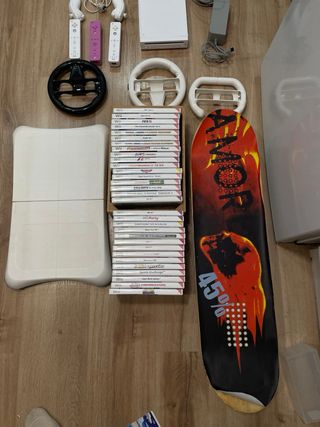 Consola Nintendo Wii con 31 juegos y accesorios