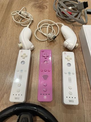 Consola Nintendo Wii con 31 juegos y accesorios