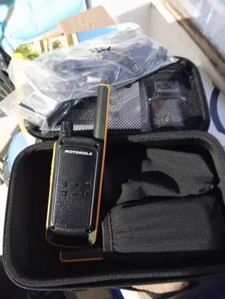 Pack 4 Walkie Talkies Motorola T82 Extreme